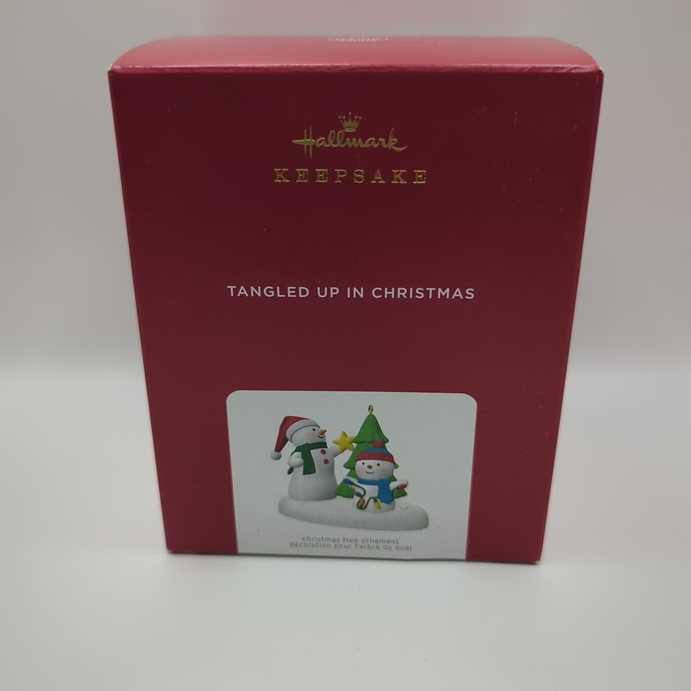 2021 Hallmark Tangled Up in Christmas Keepsake Magic Ornament